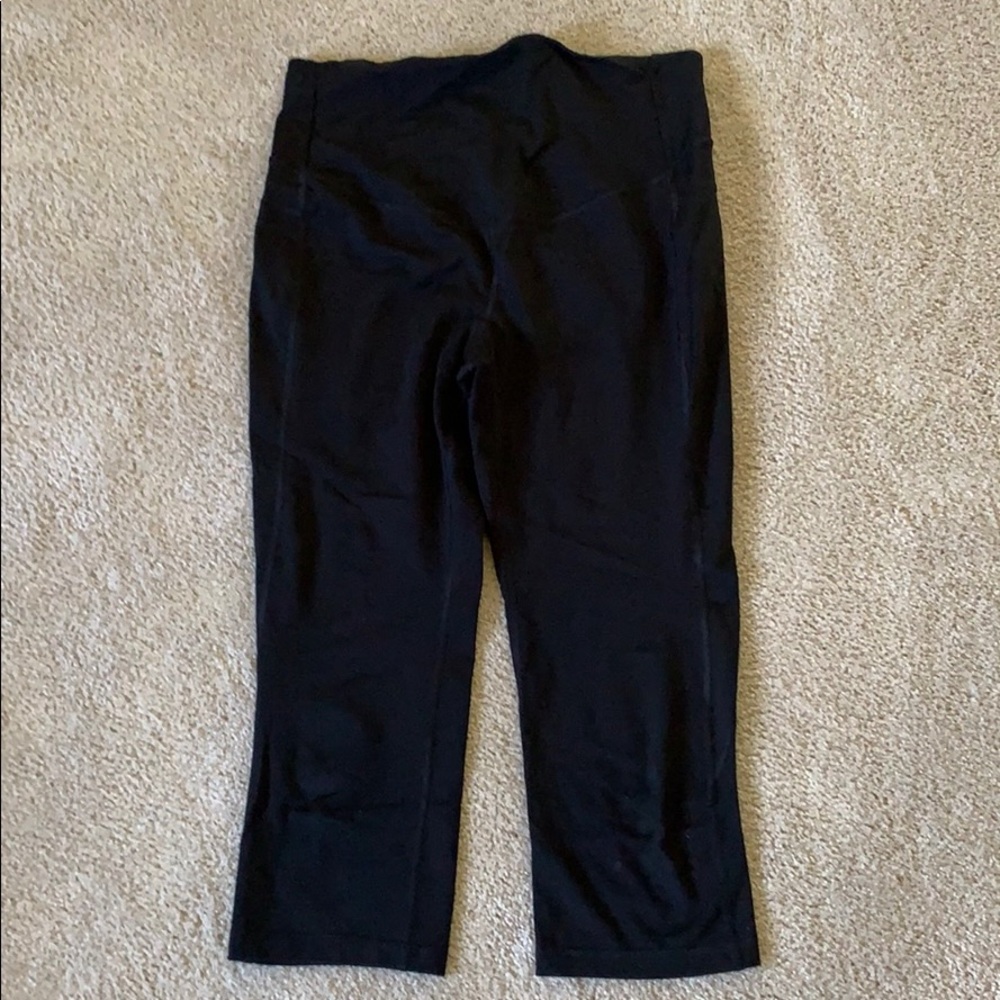 Old Navy maternity activewear capri pants